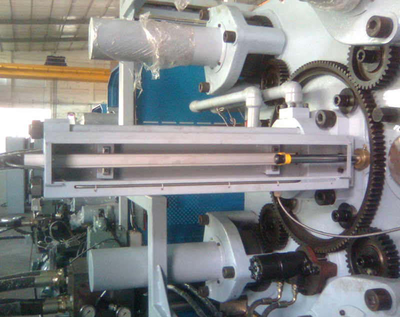 大型壓鑄機每秒10米注射使用18系列傳感器.jpg 大型壓鑄機每秒10米注射使用18系列傳感器.jpg